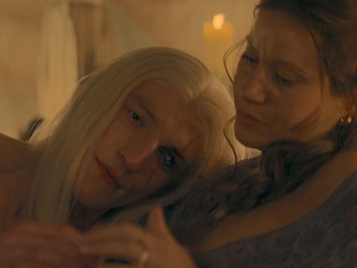 孕妇起身时肚子尖尖 是正常情况吗